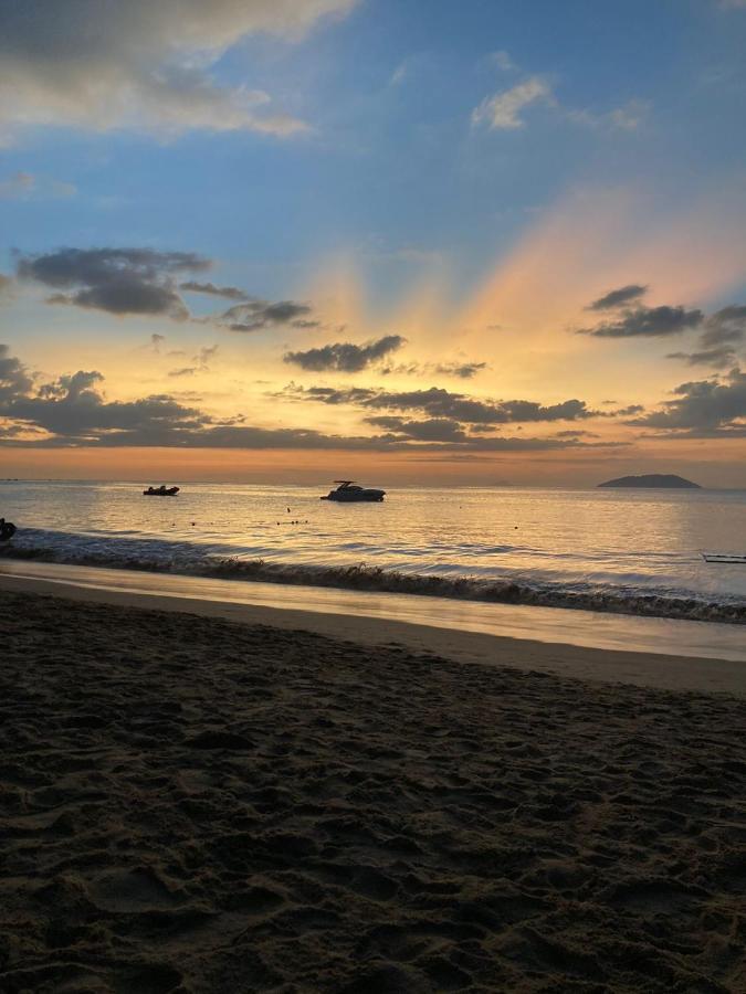 Suite Pe Na Areia- Espaco Independente Na Praia Do Curral Com Localizacao Privilegiada - Simplicidade E Comodidade Com O Por Do Sol Mais Lindo De Ilhabela - Melhor Custo Beneficio Para Ate 4 Pessoas , Na Av Jose Pacheco Do Nascimento Nº 7682 מראה חיצוני תמונה